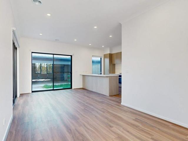 Townhouse for rent in Parkview, Melbourne