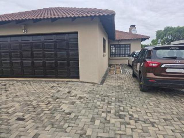 House for sale in Waterkloof, Gauteng