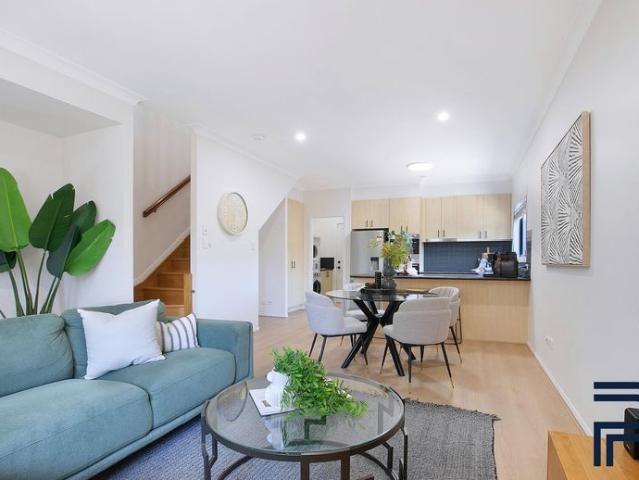 Townhouse for rent in Carina Heights, Greater Brisbane