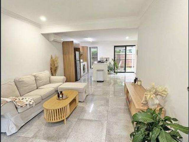 Townhouse for rent in Toombul, Queensland