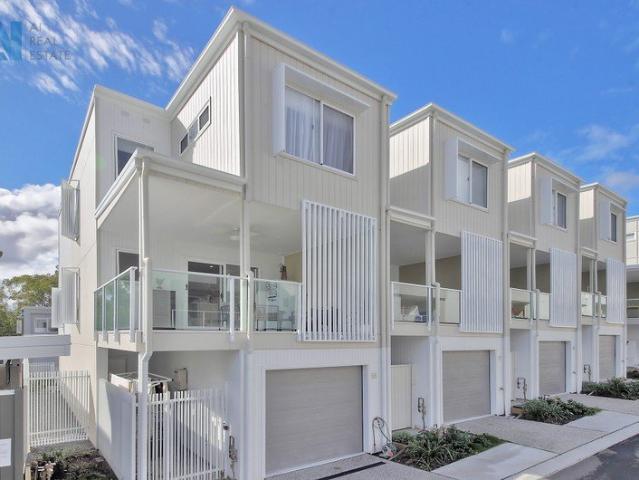 Townhouse for sale in Toombul, Queensland