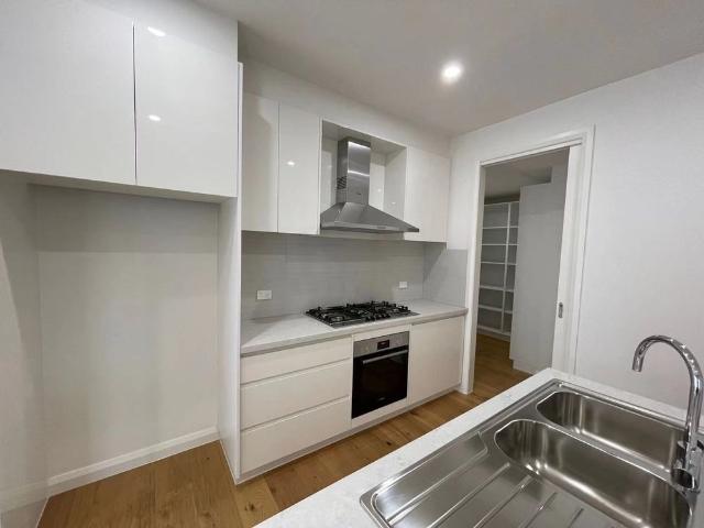 Townhouse for rent in Mount Waverley, Melbourne