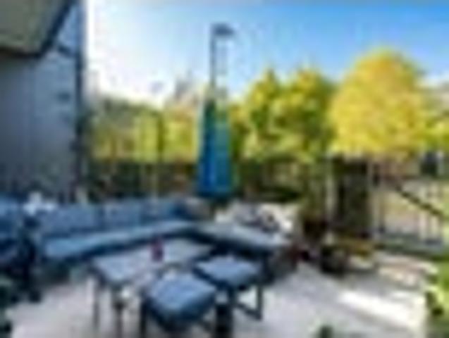 Townhouse for sale in Paremoremo