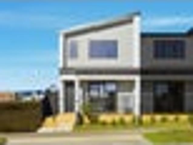 Townhouse for sale in Awhitu