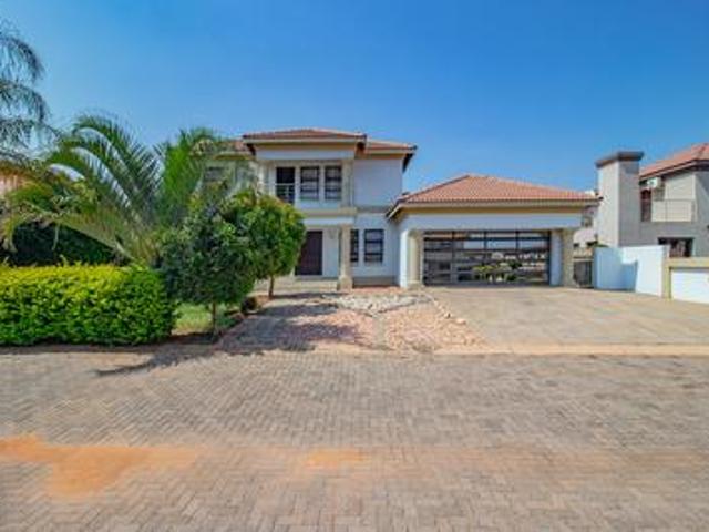 House for sale in Waterkloof, Gauteng