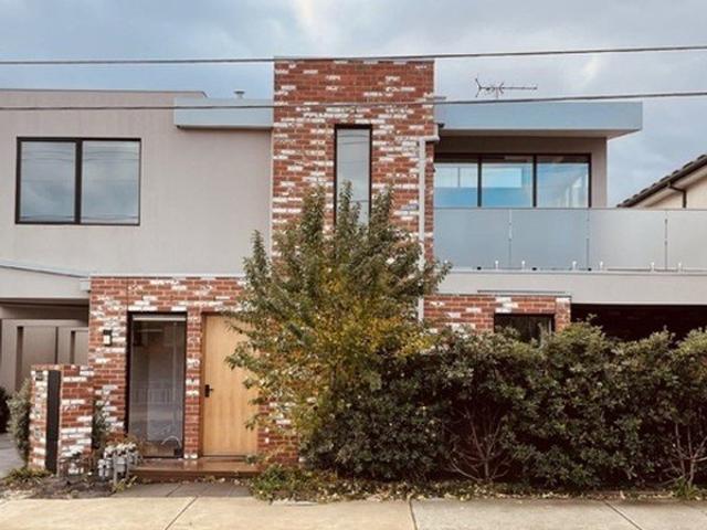 Townhouse for rent in Camerons Creek, Victoria