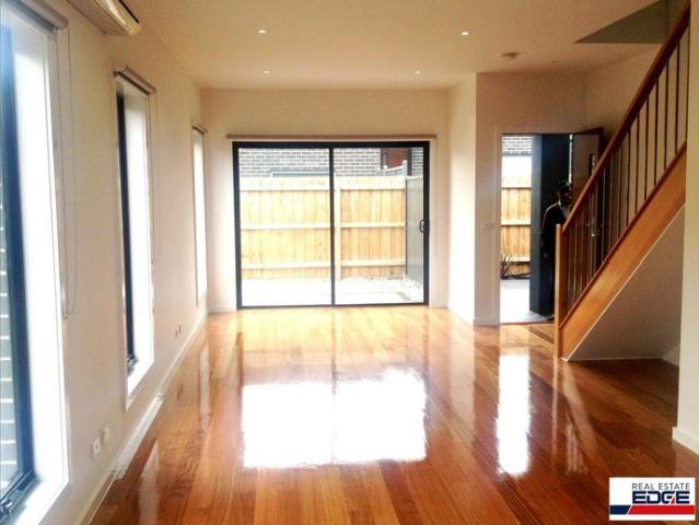 Townhouse for rent in Camerons Creek, Victoria