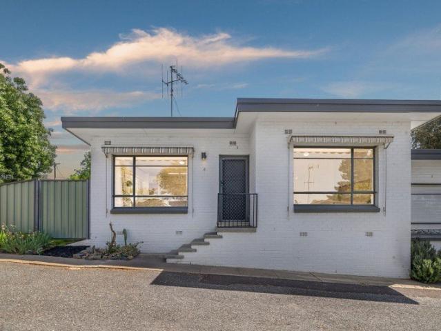 Townhouse for sale in Queanbeyan, New South Wales