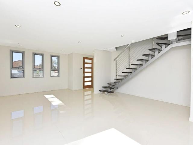 Townhouse for rent in Sydney, New South Wales
