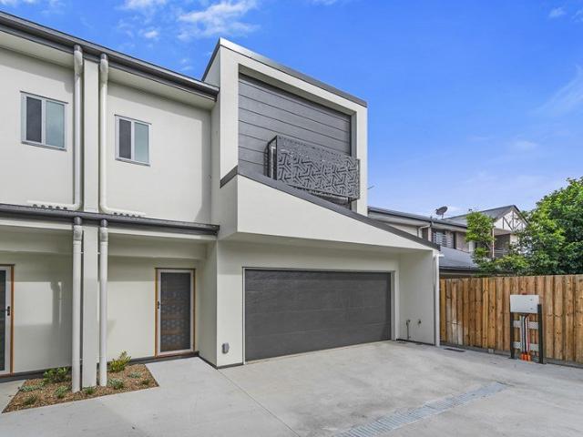 Townhouse for rent in Toombul, Queensland