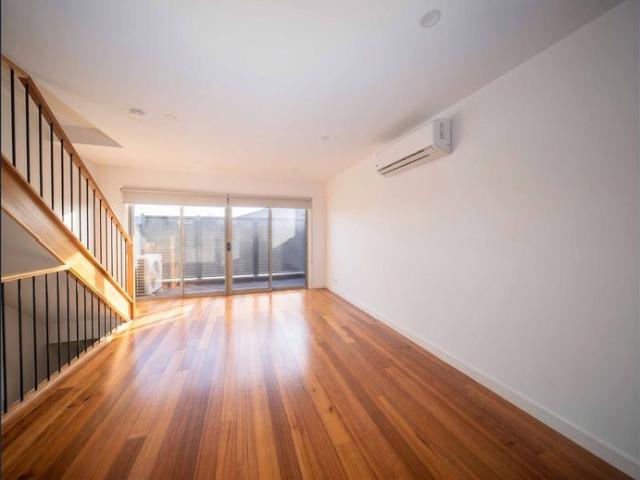 Townhouse for rent in Camerons Creek, Victoria