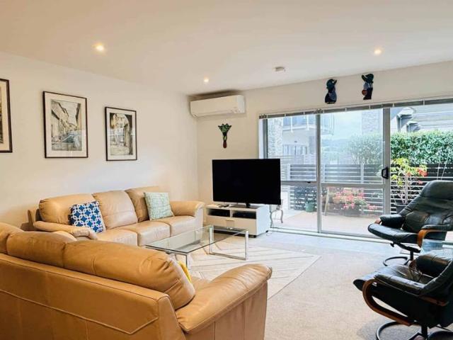 Apartment for rent in Whangaparaoa