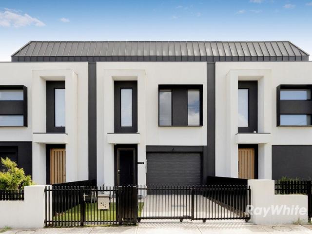 Townhouse for rent in Camerons Creek, Victoria