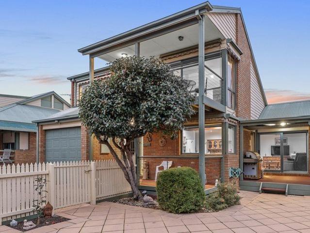 Townhouse for sale in Camerons Creek, Victoria