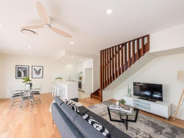 Townhouse for rent in Bulimba, Greater Brisbane