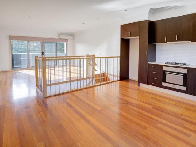 Townhouse for rent in Reservoir, Melbourne