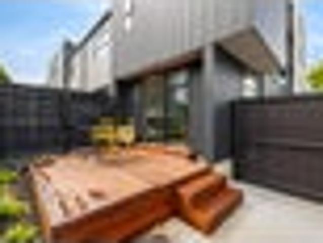 Townhouse for sale in Heathcote, Canterbury