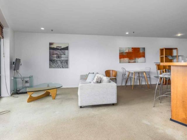 Apartment for rent in Newton, Auckland