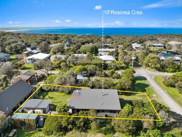 House for sale in Victoria