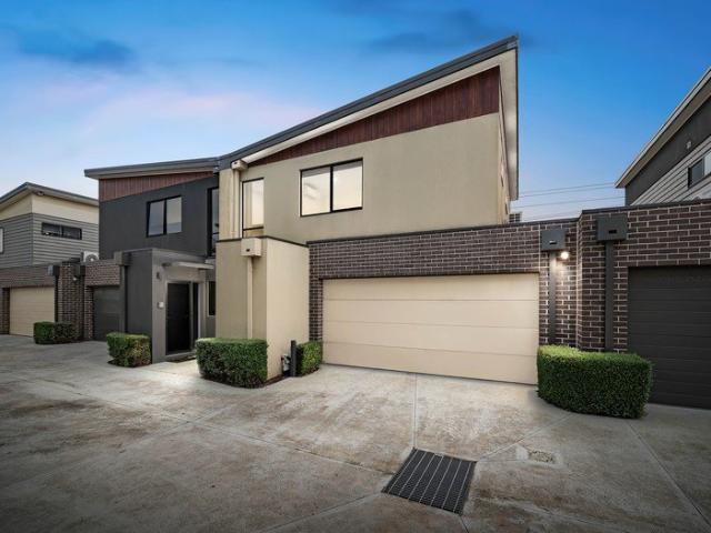 Townhouse for sale in Camerons Creek, Victoria