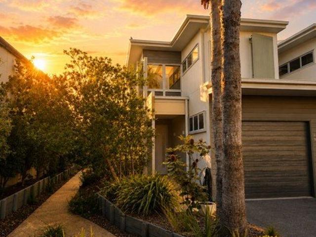 Townhouse for sale in Kings Creek, Queensland