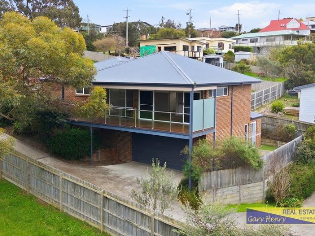 House for sale in Lakes Entrance, Victoria