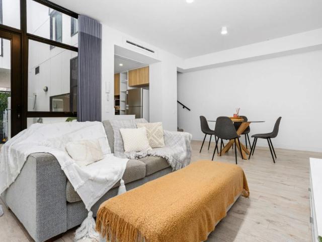 Townhouse for rent in North Coogee, Western Australia