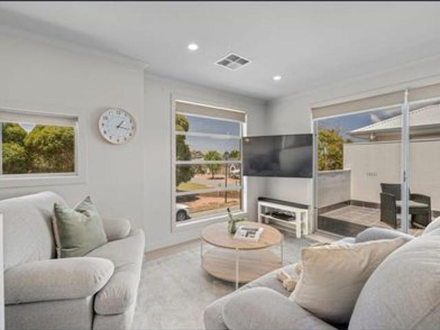 Townhouse for rent in Horseshoe Creek, South Australia