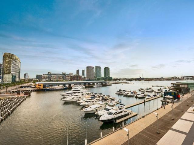 Apartment for rent in Docklands, Victoria