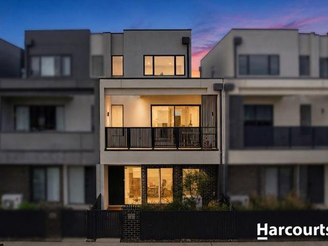 Townhouse for sale in Camerons Creek, Victoria