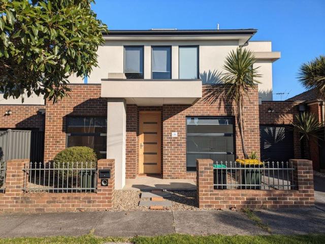Townhouse for rent in Camerons Creek, Victoria