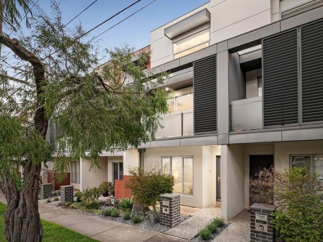 Townhouse for sale in Bayswater, Melbourne