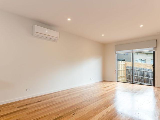 Townhouse for rent in Camerons Creek, Victoria