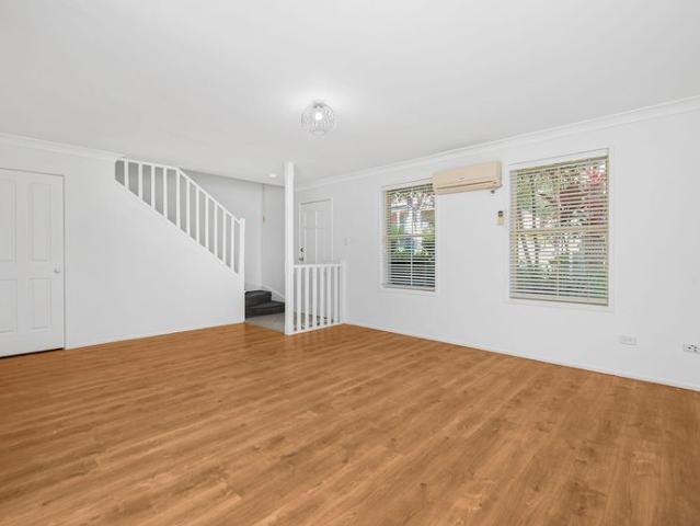 Townhouse for rent in Mardi, New South Wales