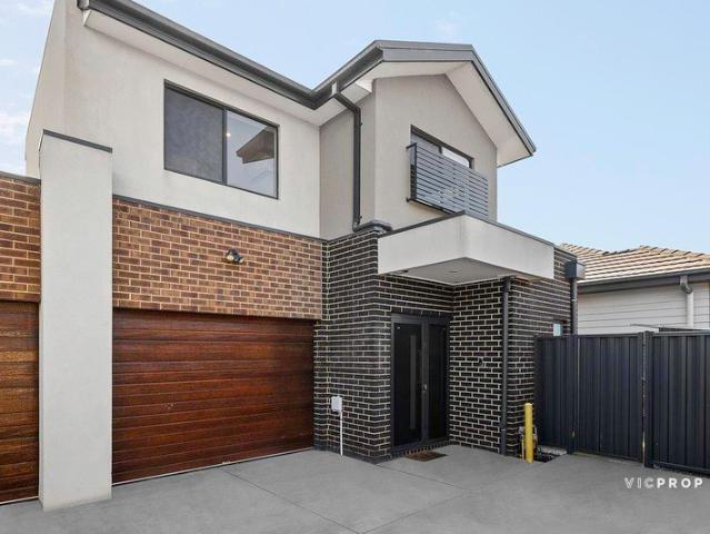 Townhouse for sale in Camerons Creek, Victoria