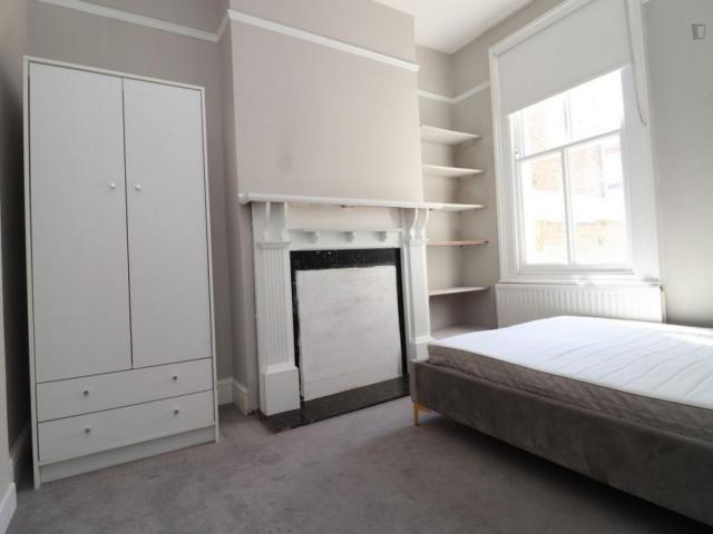 Room for rent in Mile End, Greater London