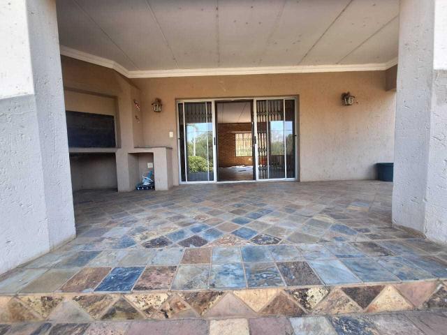 House for sale in Hartbeespoort Dam Nature Reserve, North West