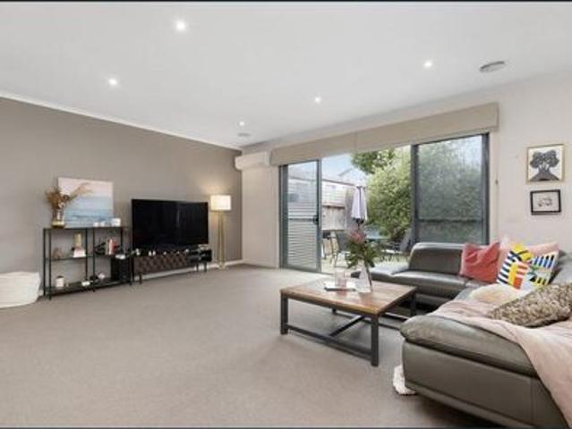 Townhouse for rent in Camerons Creek, Victoria