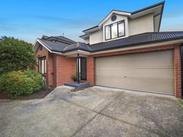 Townhouse for sale in Camerons Creek, Victoria