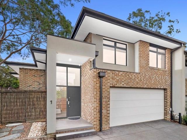 Townhouse for sale in Camerons Creek, Victoria