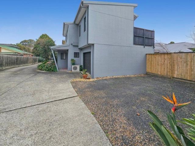 Townhouse for sale in Cowes, Victoria