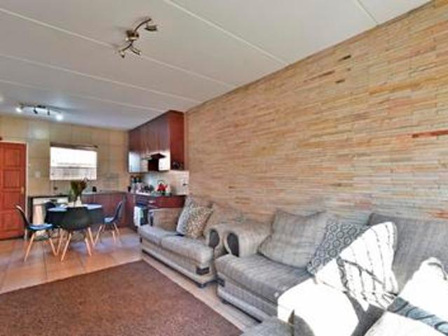 Townhouse for sale in Nooitgedacht, Gauteng