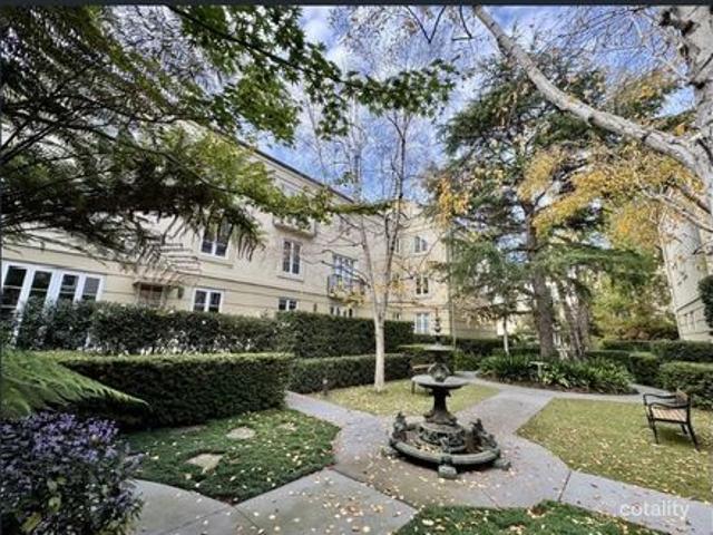 Apartment for rent in East Melbourne, Melbourne