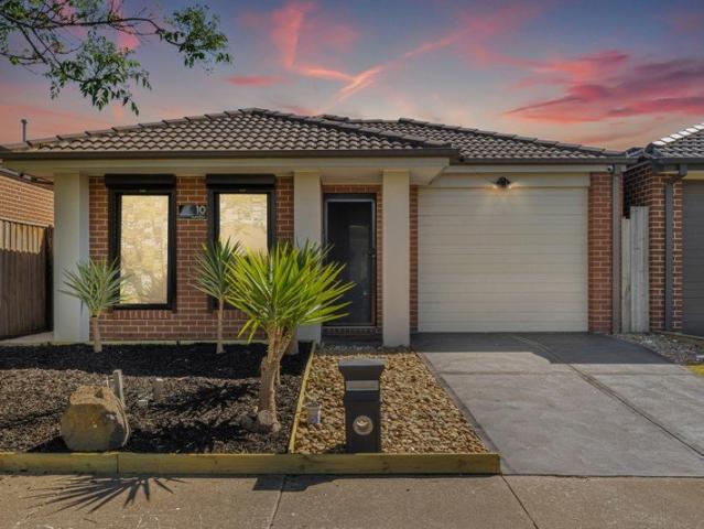 House for sale in Harvest Views Estate, Melbourne