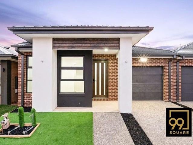 Cottage for sale in Wyndham Vale, Victoria