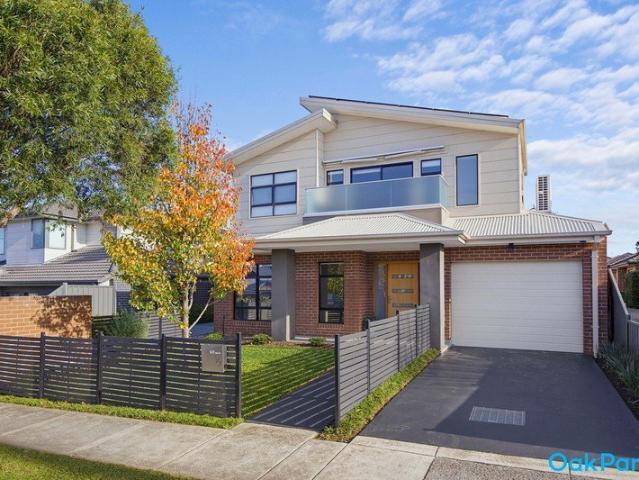 Townhouse for sale in Camerons Creek, Victoria