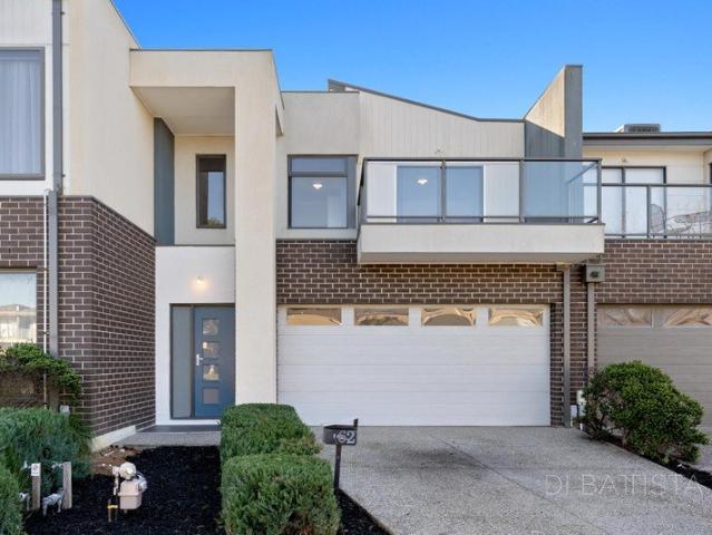 Townhouse for sale in Camerons Creek, Victoria