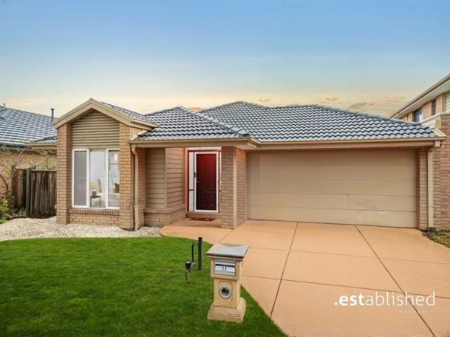 House for sale in Sanctuary Lakes, Melbourne