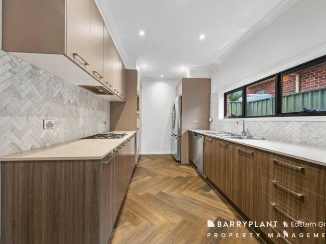Townhouse for rent in Templestowe, Melbourne
