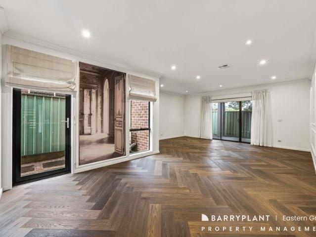 Townhouse for rent in Templestowe, Melbourne